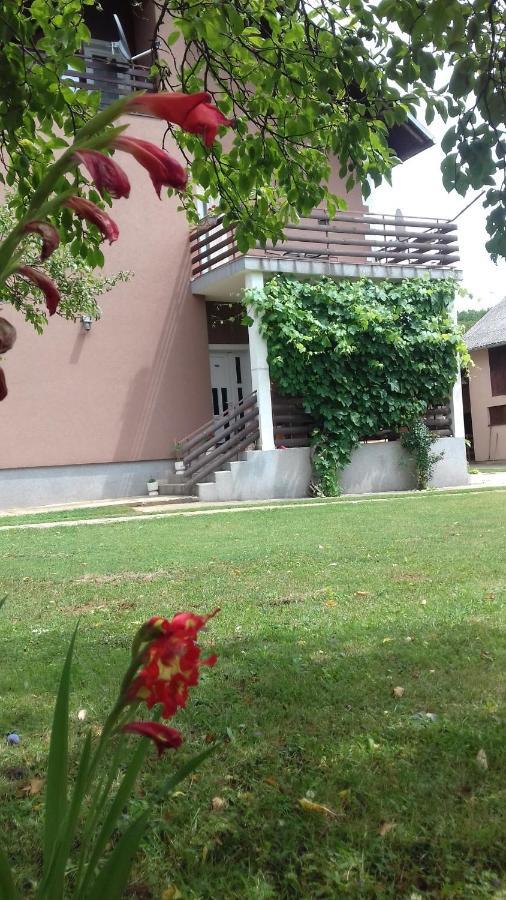 Gacka Rooms Vrhovine Екстериор снимка