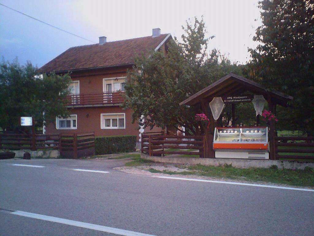 Gacka Rooms Vrhovine Екстериор снимка