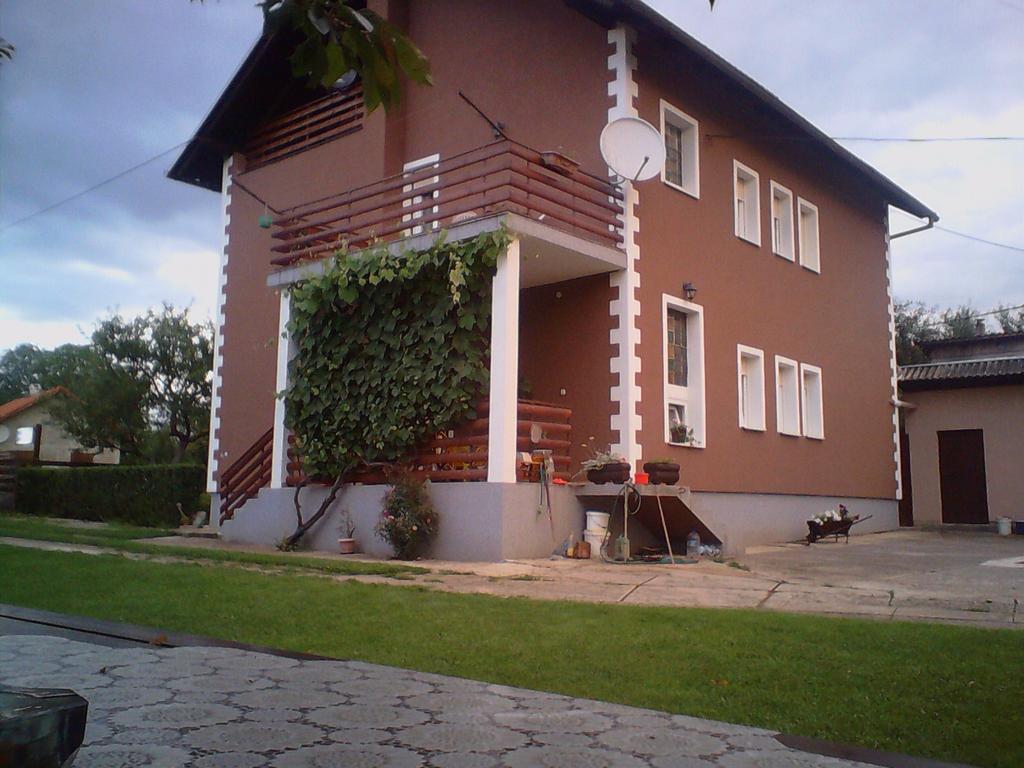 Gacka Rooms Vrhovine Екстериор снимка