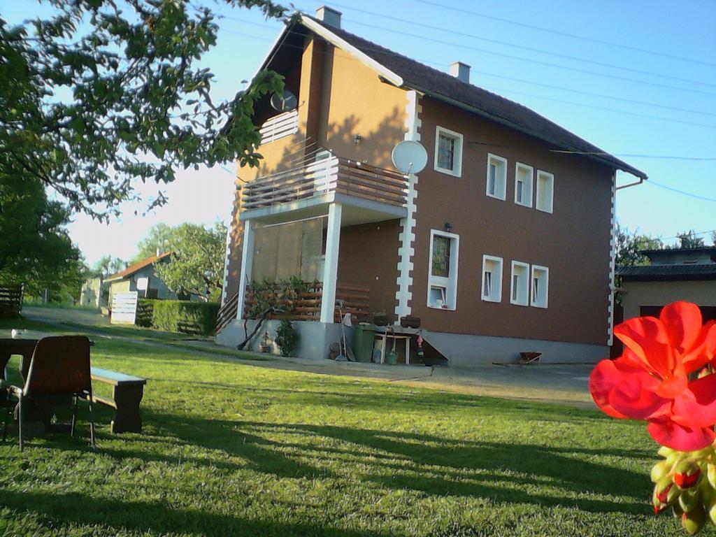 Gacka Rooms Vrhovine Екстериор снимка