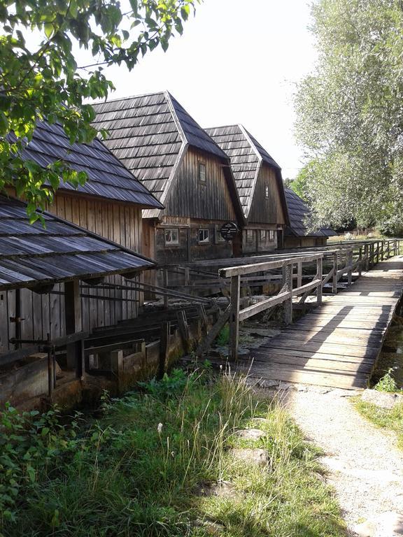 Gacka Rooms Vrhovine Екстериор снимка