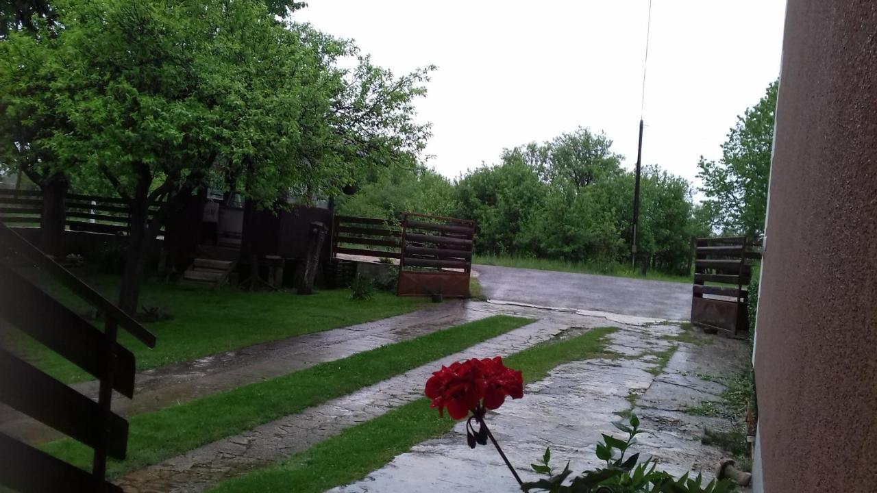 Gacka Rooms Vrhovine Екстериор снимка