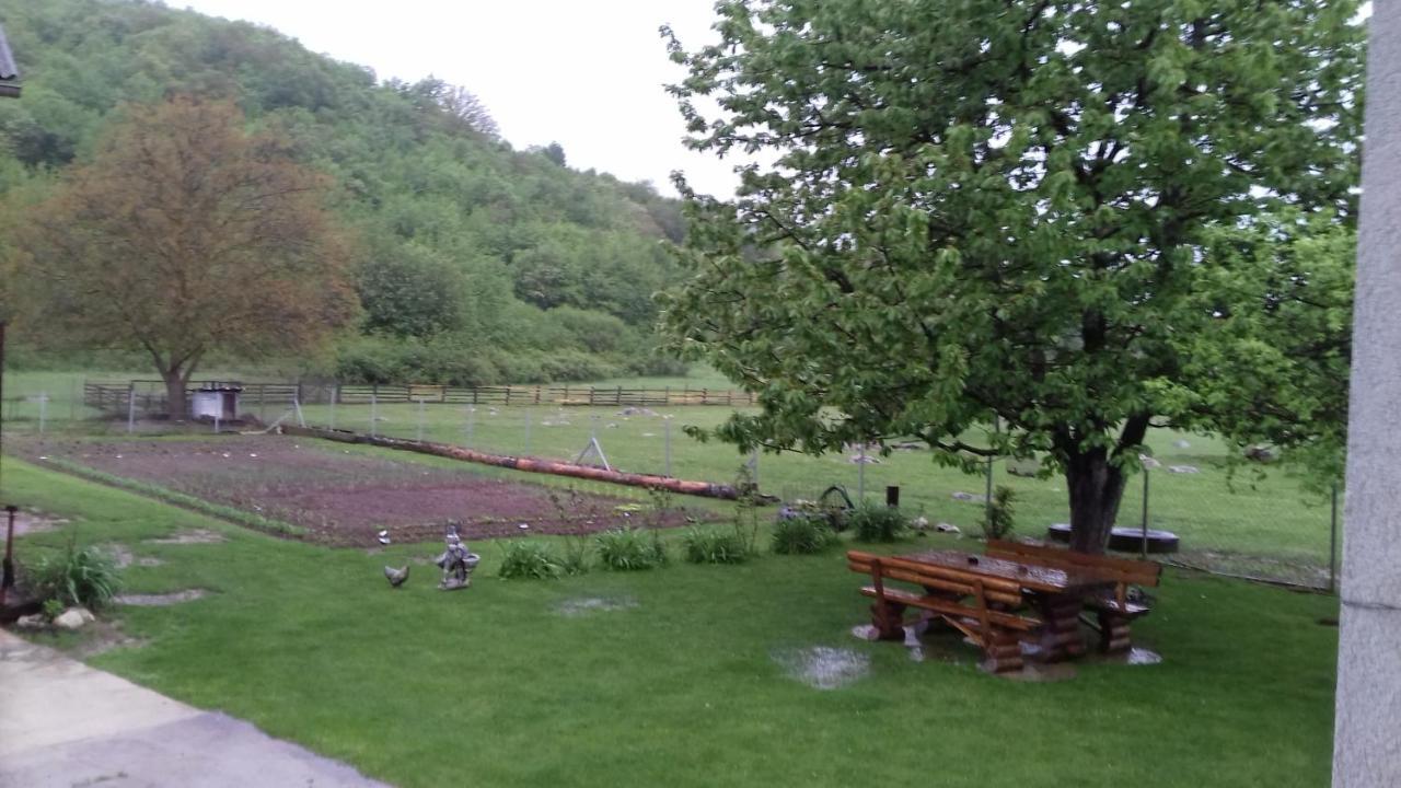 Gacka Rooms Vrhovine Екстериор снимка